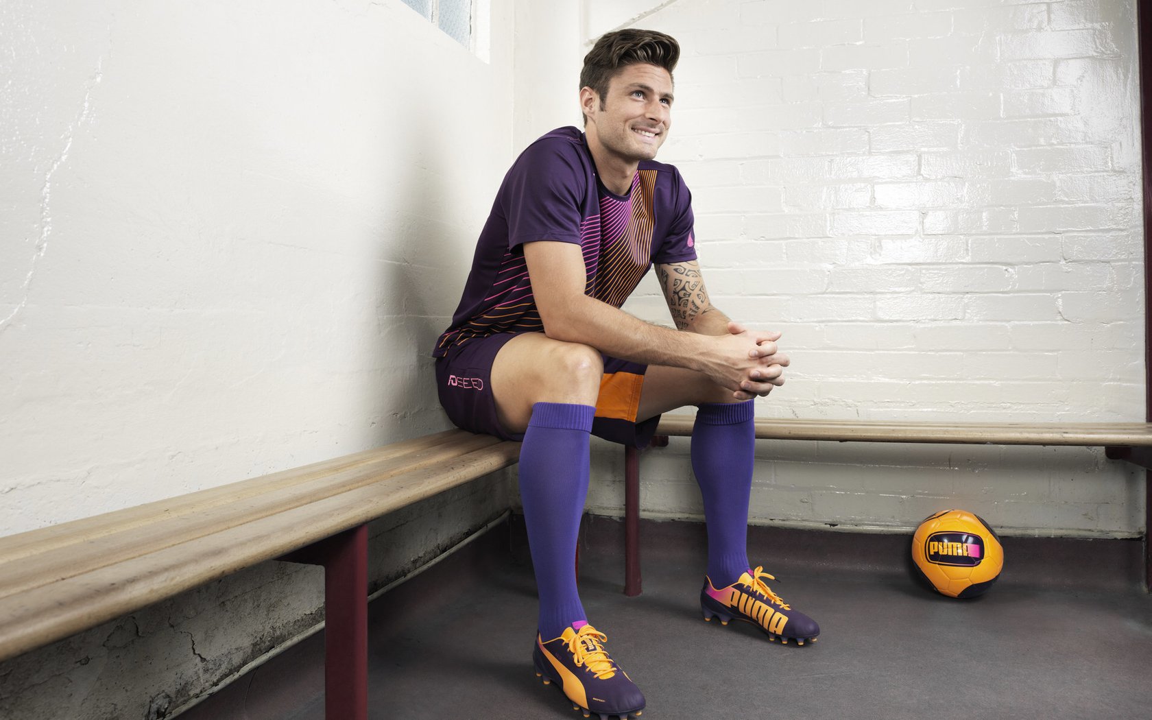 利物浦中后场连线打出高质量推进，利物浦的中场