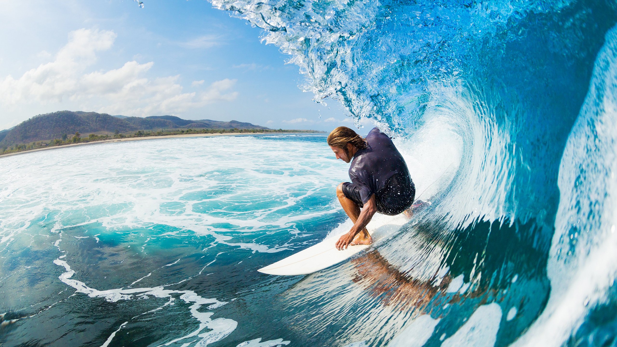 墨西哥马术协会与科技公司合作，开发虚拟现实训练平台，提升骑手技能。